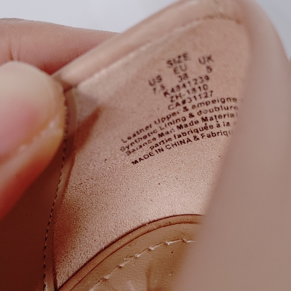 DKNY Shoes - Picture 9 of 9